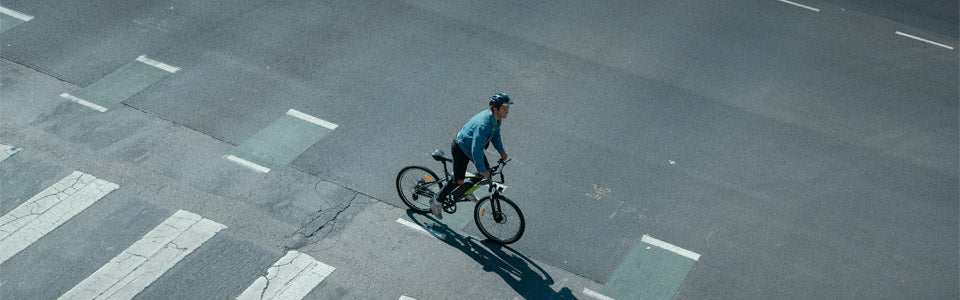 A rider riding an electric bike suitable for the outdoor sports