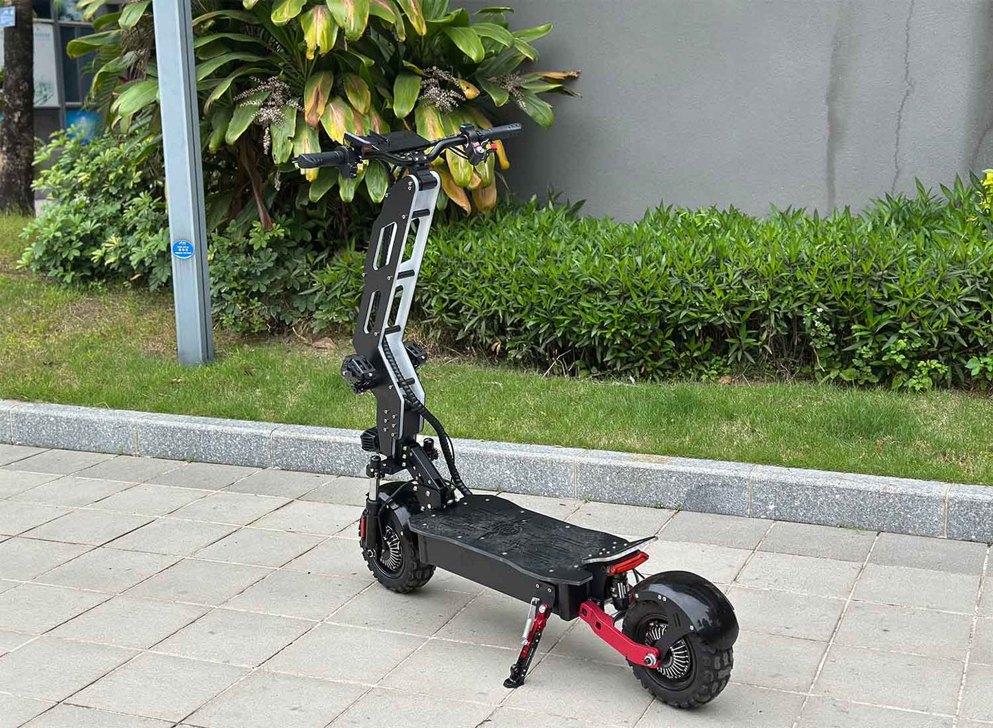 D11 Landtiger Electric Scooter