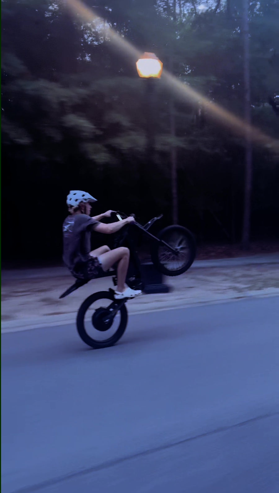 Poster image of showcasing Freego X2 Pro @x2.pro.rider