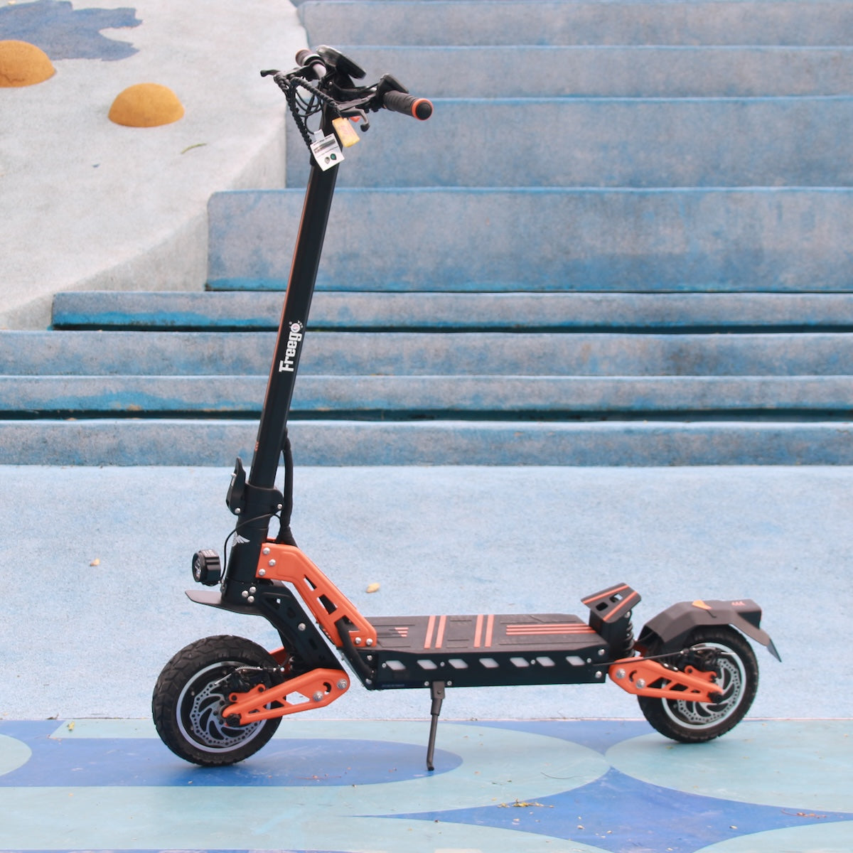 Freego C10 Pro E-Scooter outdoor side scene