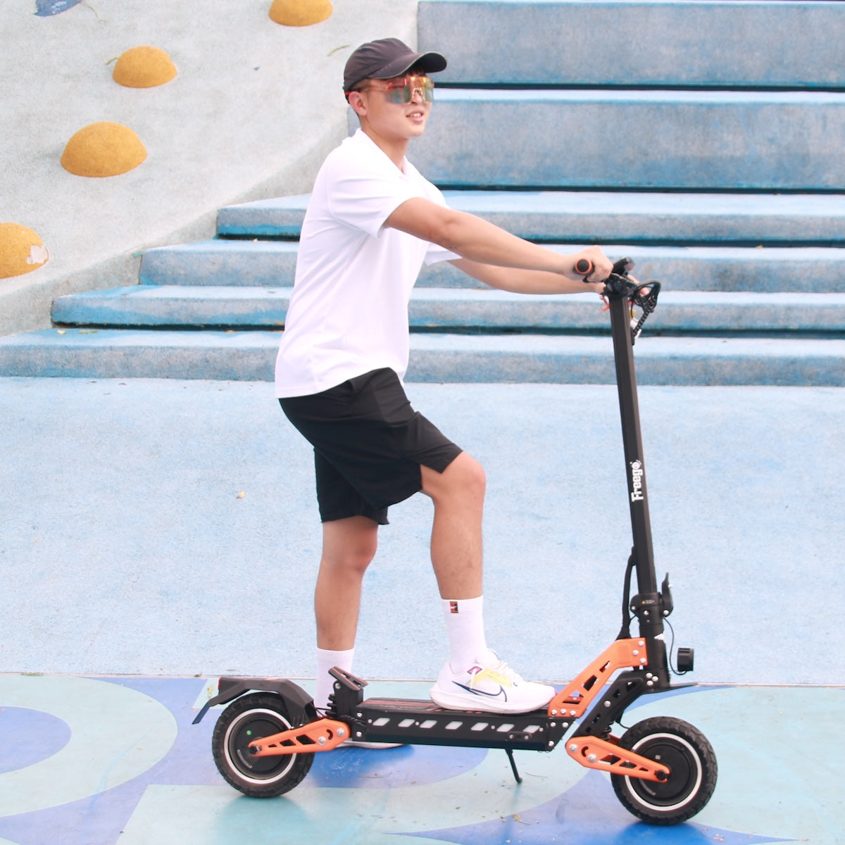 Freego C10 Pro E-Scooter outdoor person riding scene