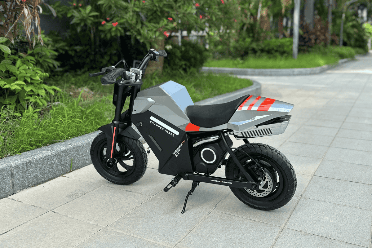 Freego K1 children’s electric motorbike outdoors