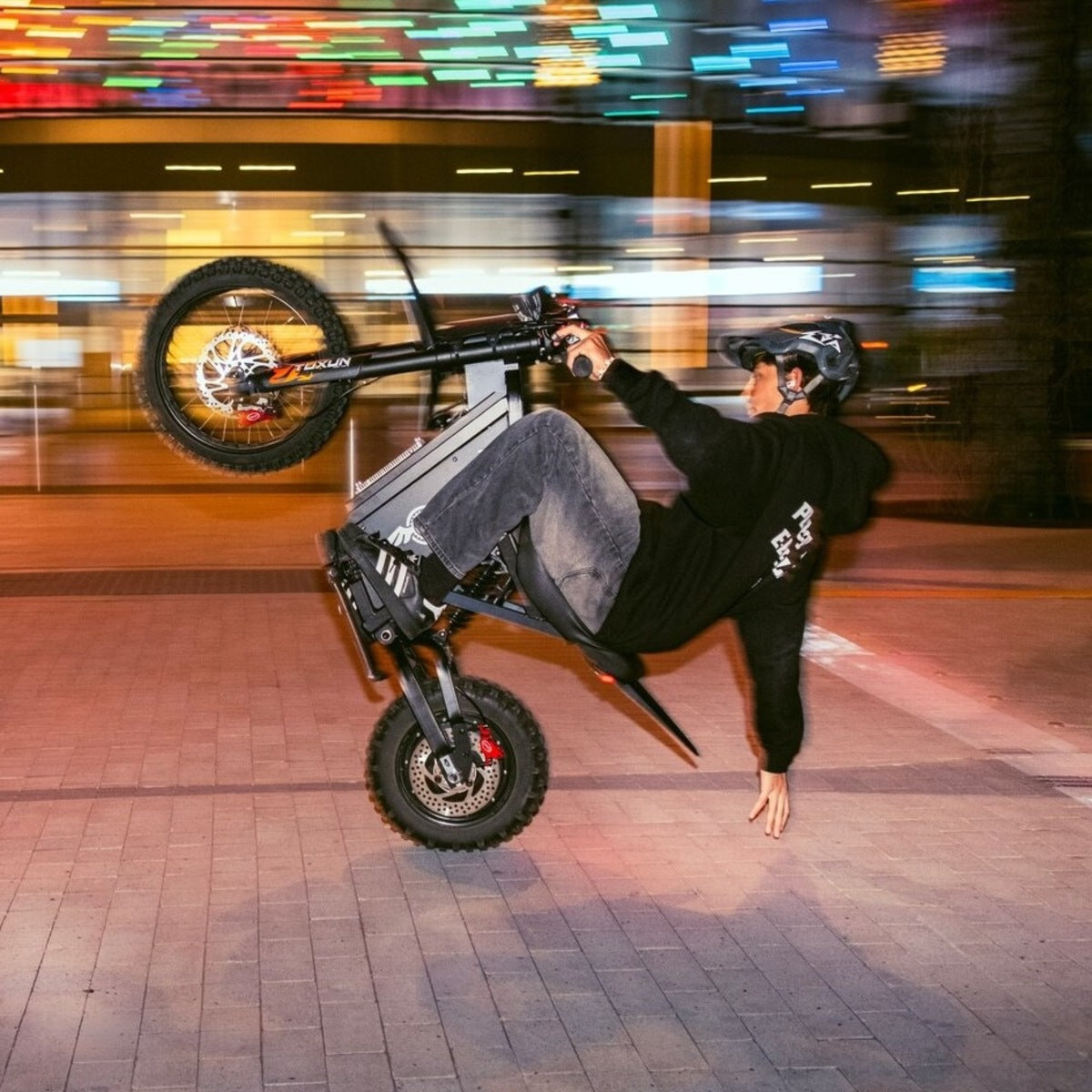 freego-x0-mini-ebike-side-streetscape1