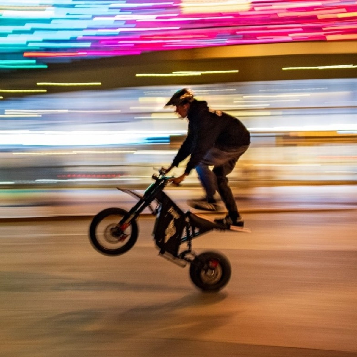 freego-x0-mini-ebike-side-streetscape2