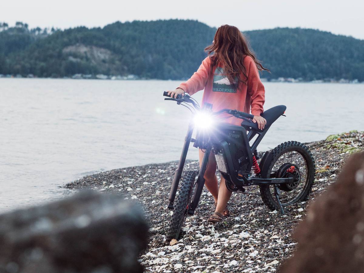 Rider on the Freego X2 ebike riding through a snowy trail.
